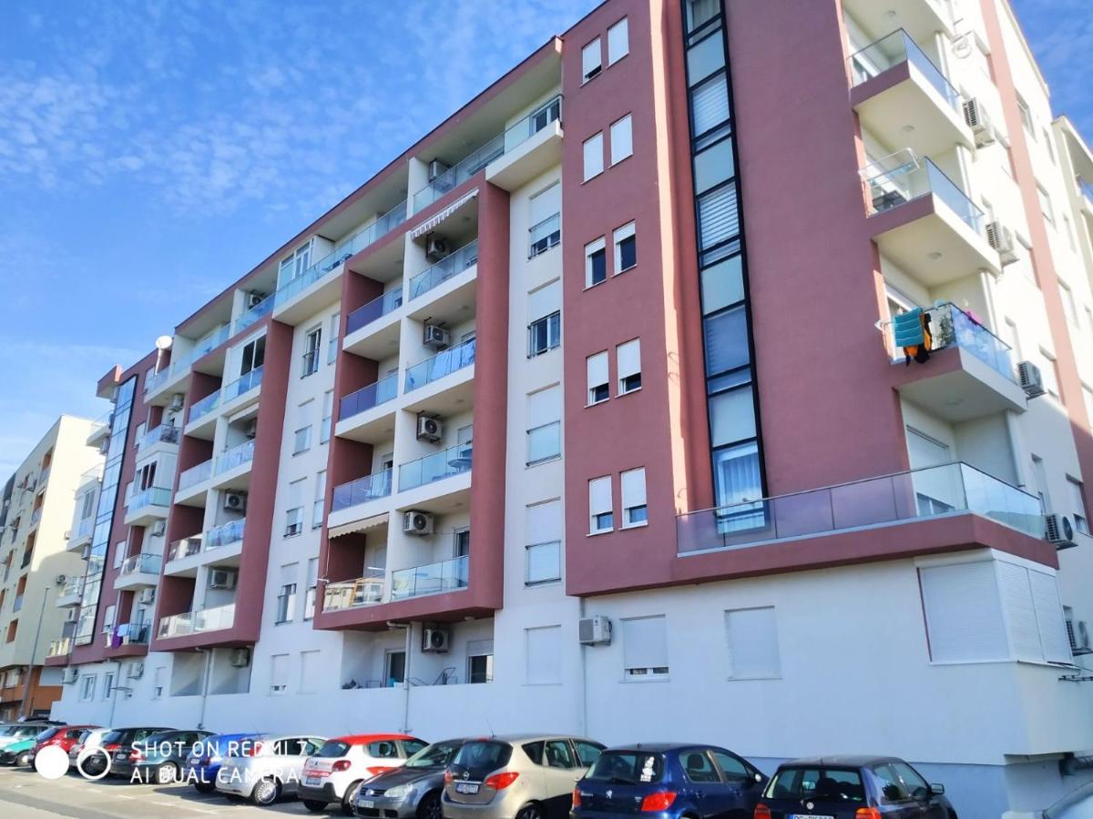 Aga Apartman Podgorica Ngoại thất bức ảnh